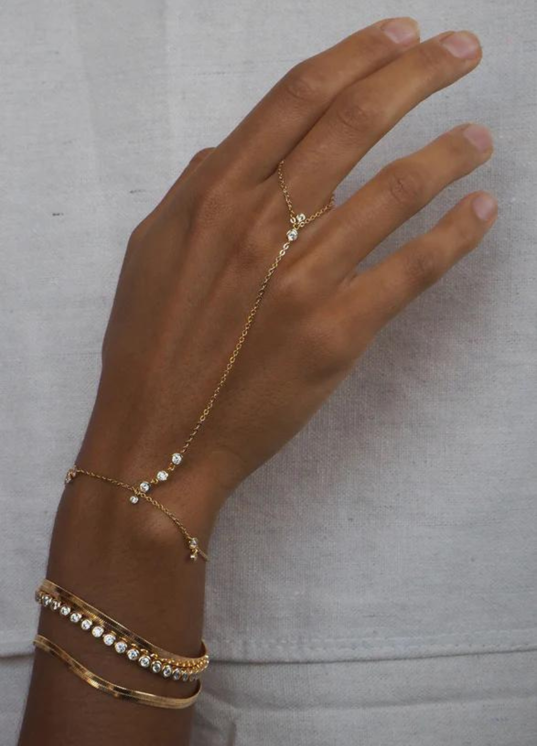 Anais Hand Chain - Gold- 6''